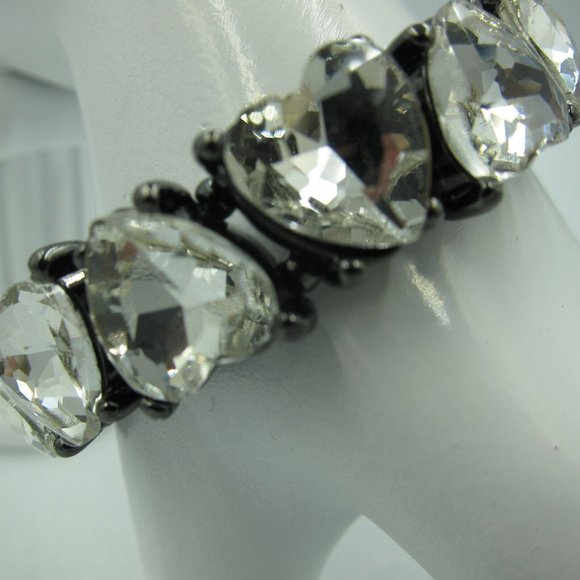 WHBM CLEAR CRYSTAL HEART BRACELET Demure NWT Love Casual - Picture 8 of 9